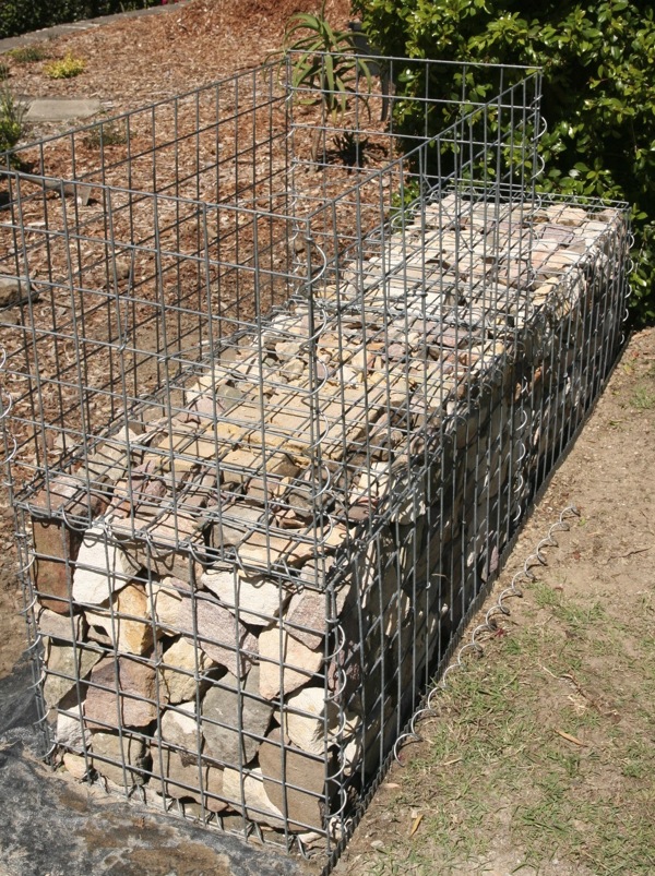 Assembling of double twisted gabion box and landscaping gabion basket